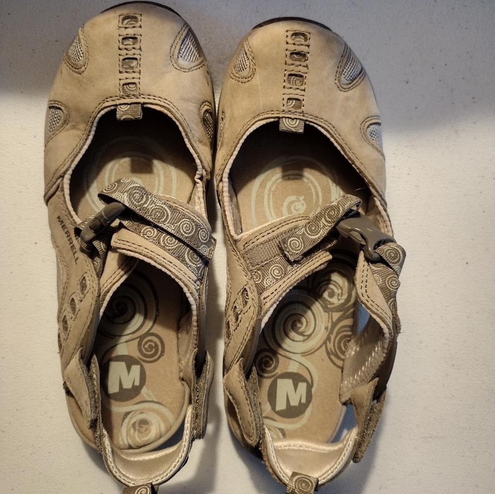 Merrell women's 6